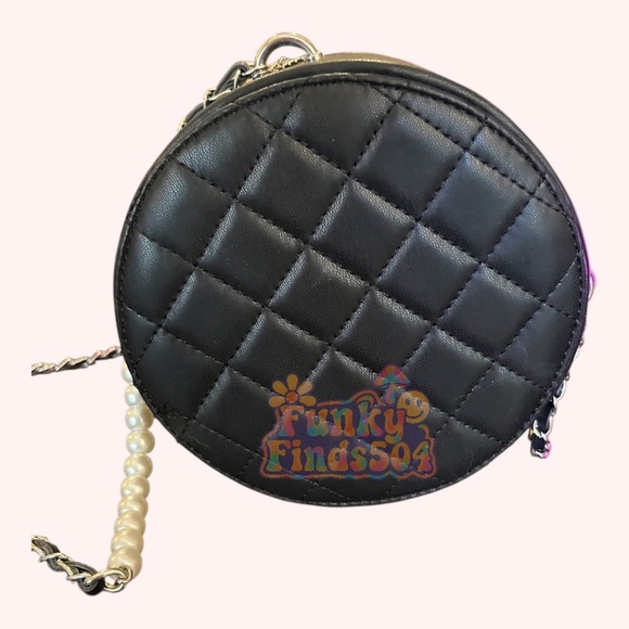 Badgley Mischka Black Quilted Round Mini Shoulder Bag Pearl Gold Chain Crossbody - Picture 3 of 13